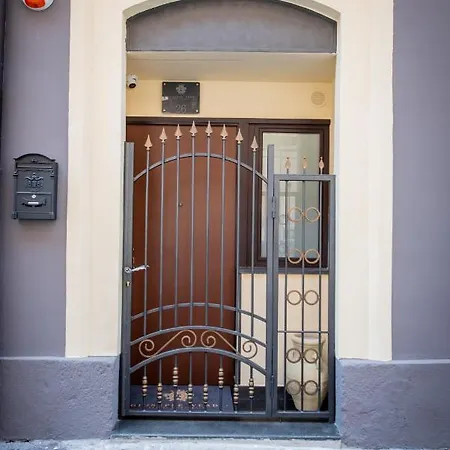 Giuseppe Verdi Luxury Centro דירה *