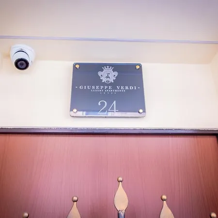 Giuseppe Verdi Luxury Centro דירה *