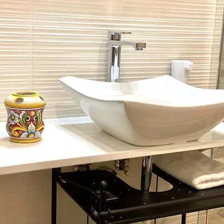 Giuseppe Verdi Luxury Centro דירה